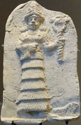 Inanna con el caduceo de serpientes entrelazadas en su mano