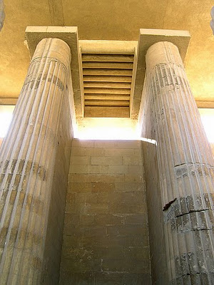 Saqqara columnas